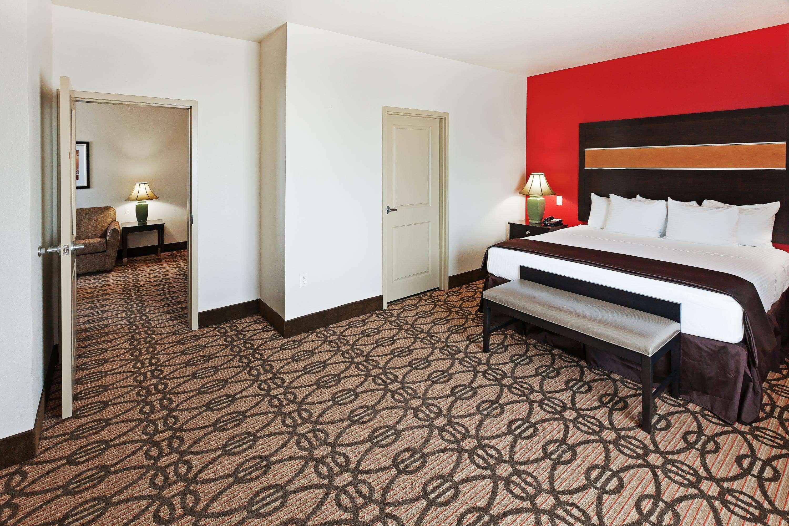 La Quinta By Wyndham Pearsall Exterior photo