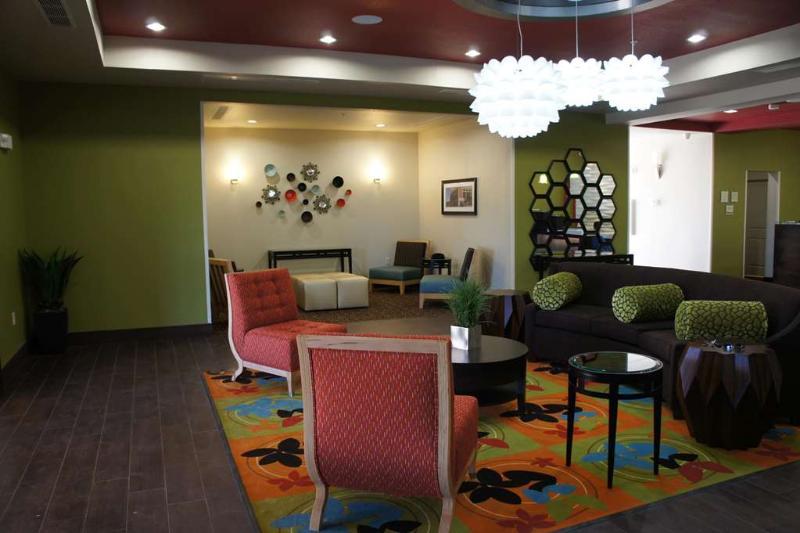 La Quinta By Wyndham Pearsall Exterior photo